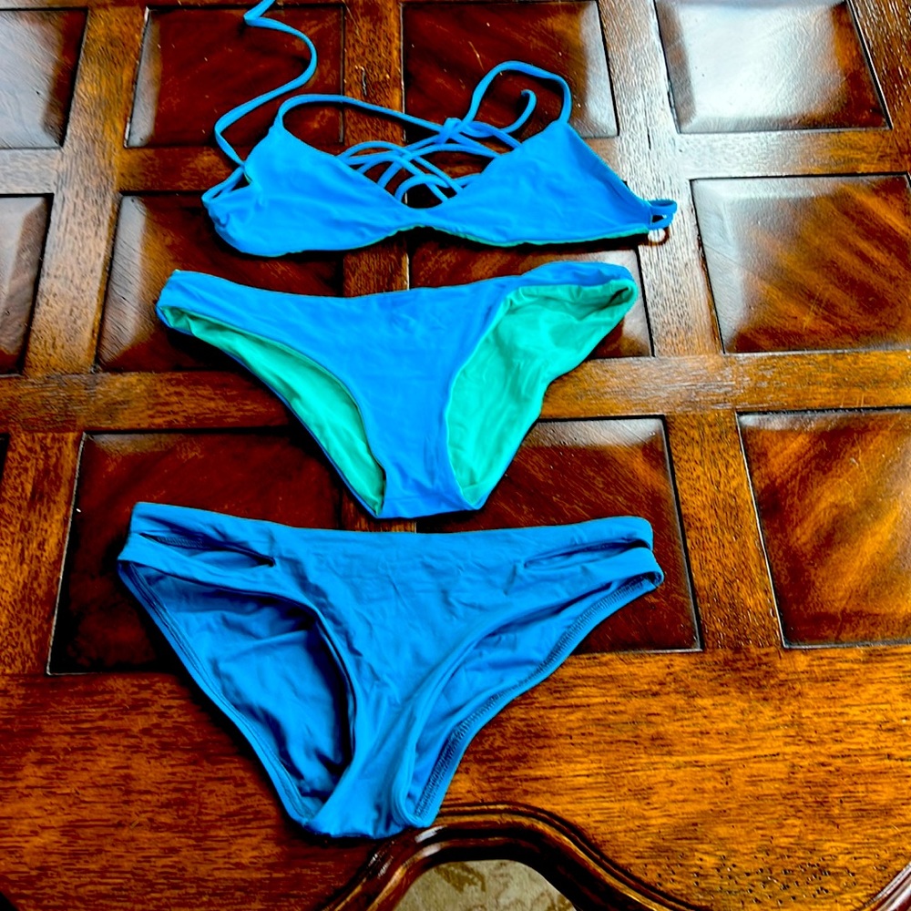 L space bakini 3 Pieces very cute shades of blue and green  reversible s